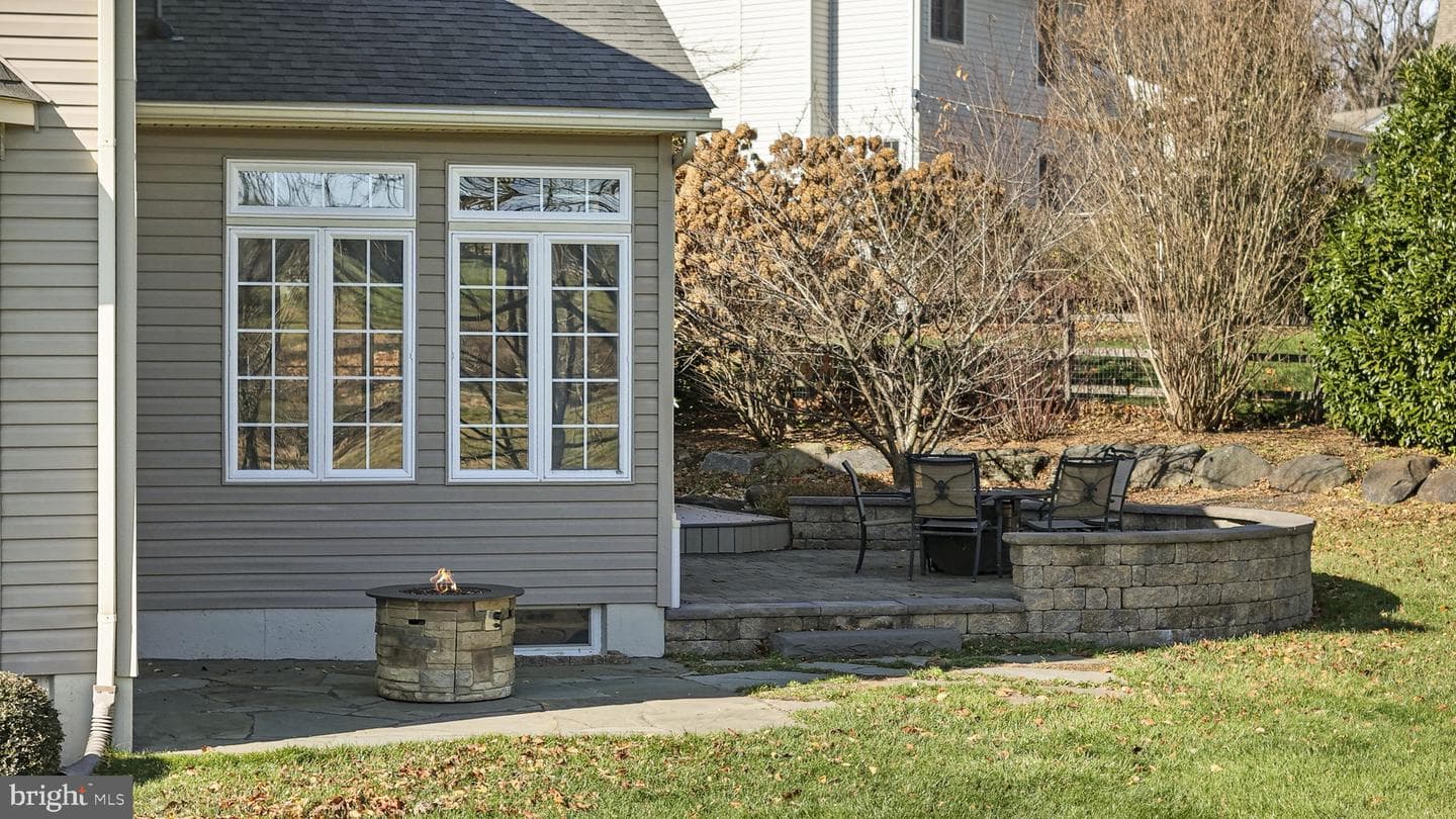 18 Stanford Drive photo 6