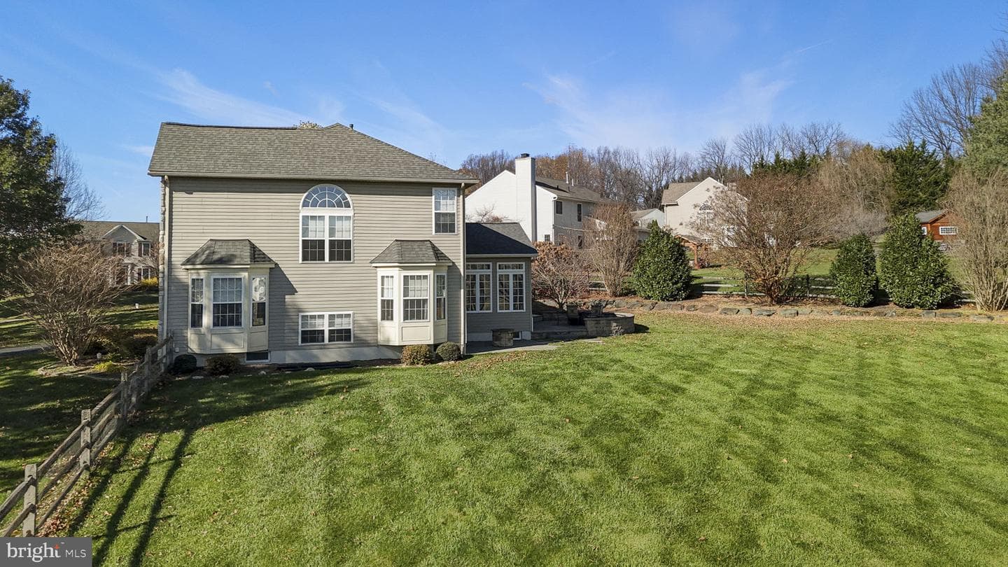 18 Stanford Drive photo 8