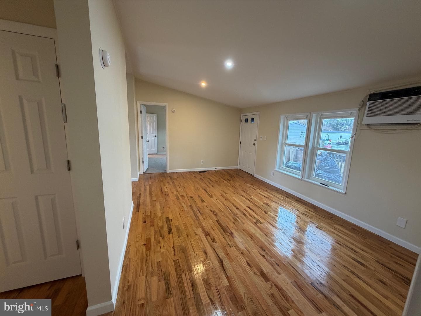 887 Aspen Avenue photo 16