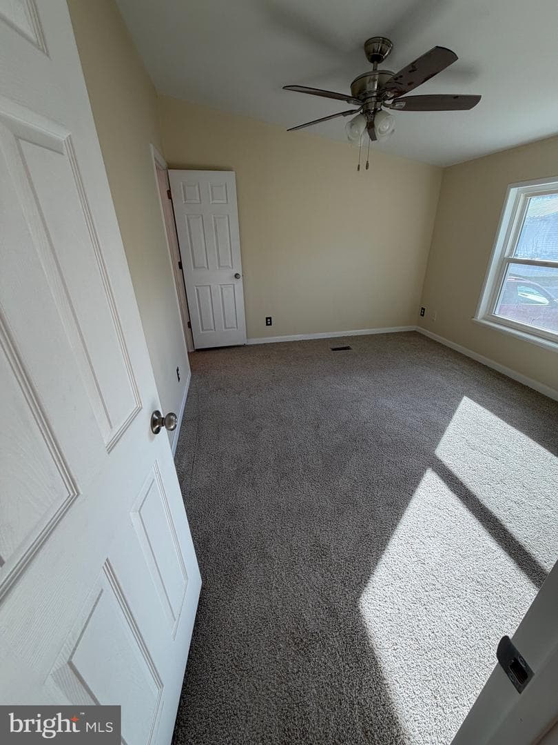 887 Aspen Avenue photo 5