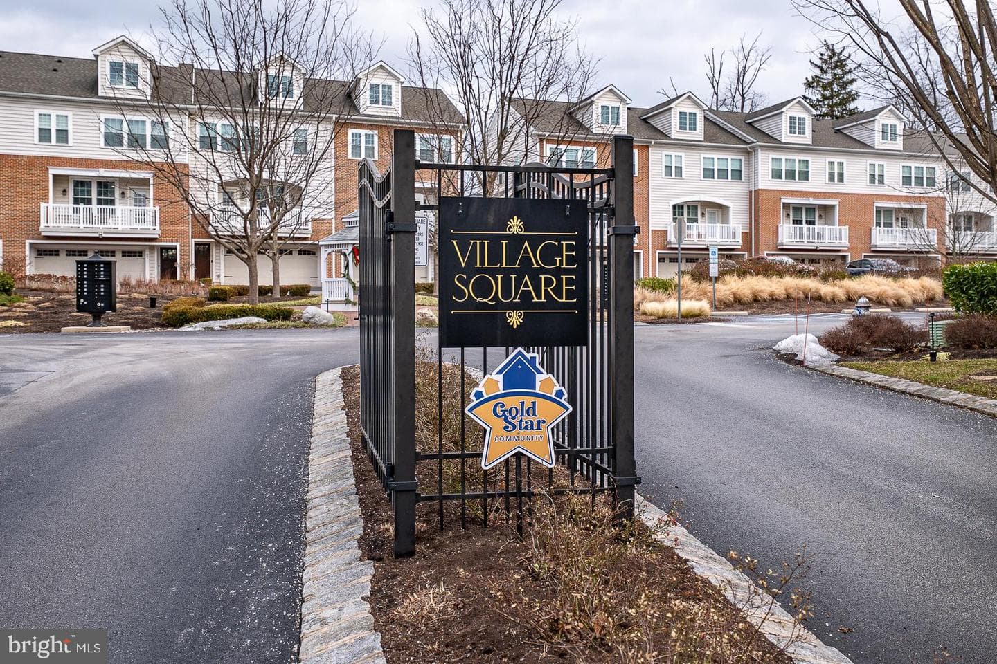 19 Village Square photo 27