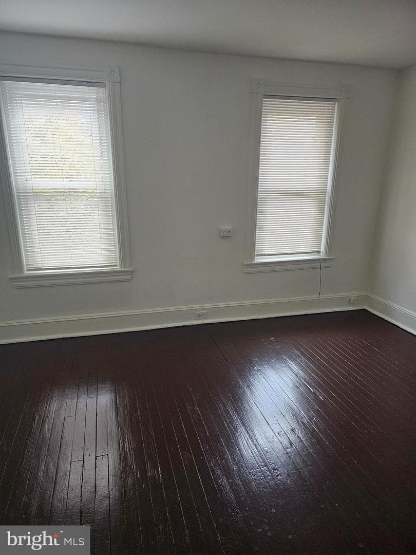 427 Oak Street photo 4