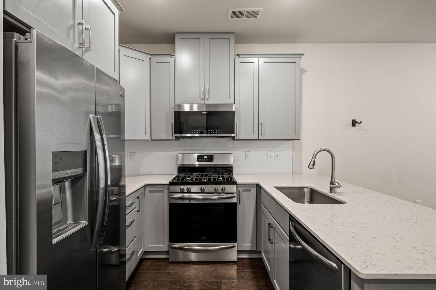975 Skylar Court photo 12