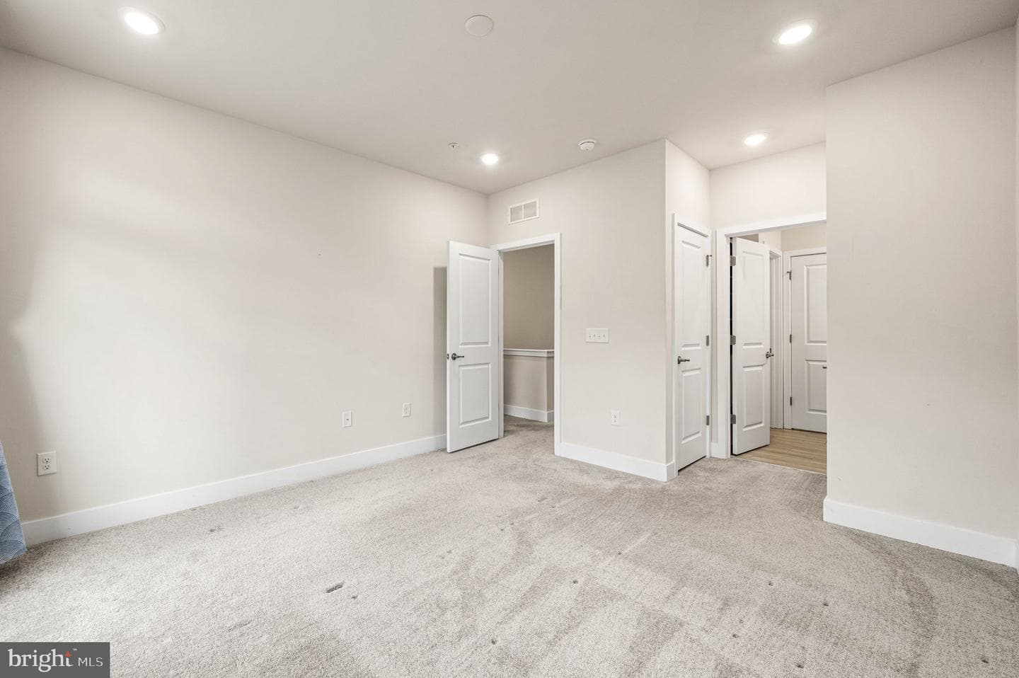975 Skylar Court photo 18