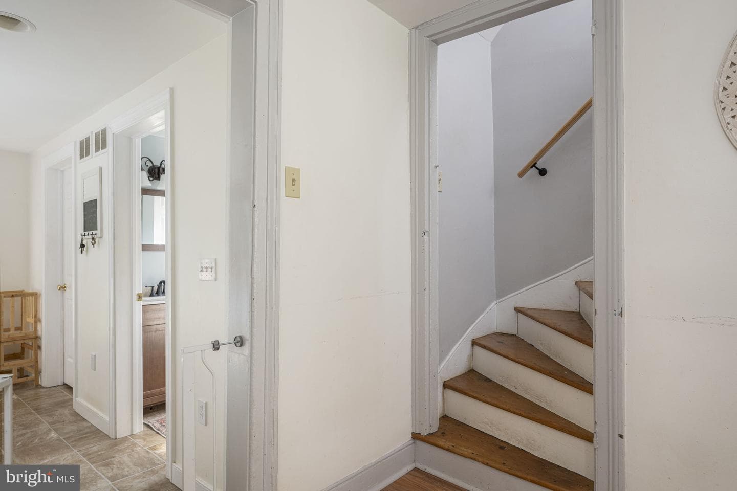 650 Fairview Road photo 12