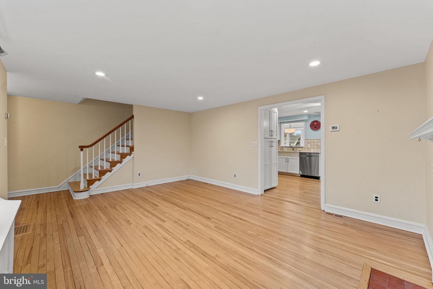 18 Manor Road photo 8