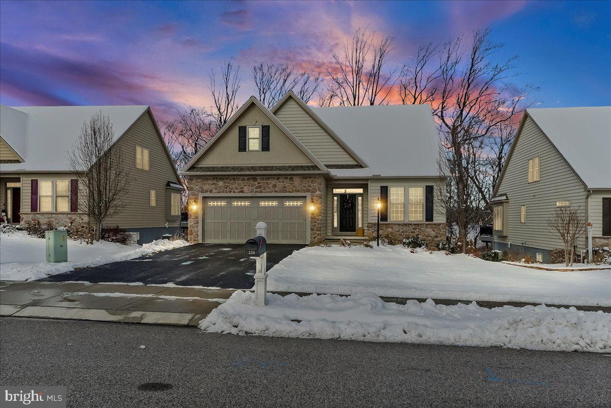 254 Honeycroft Boulevard photo 3