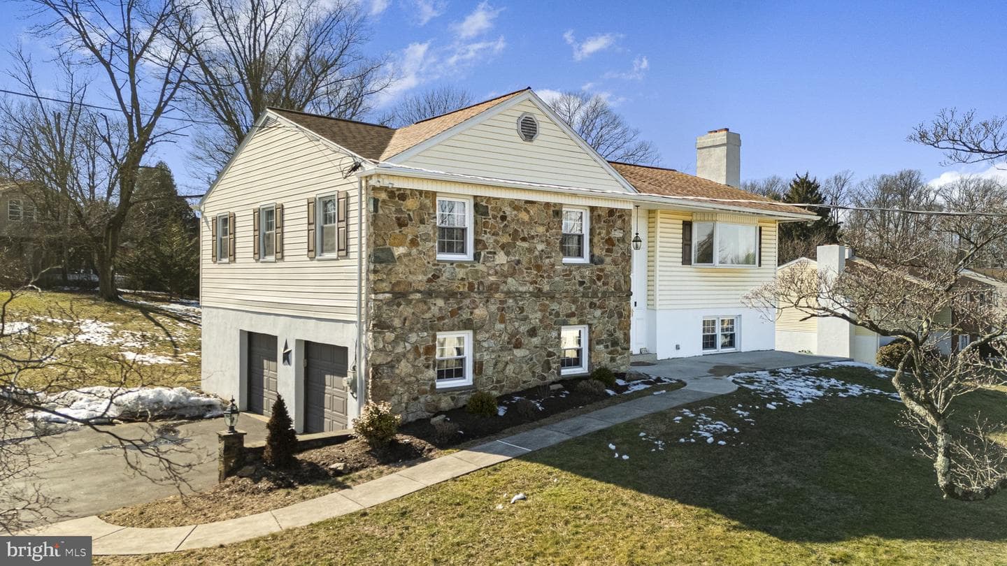 220 Coldstream Road photo 2