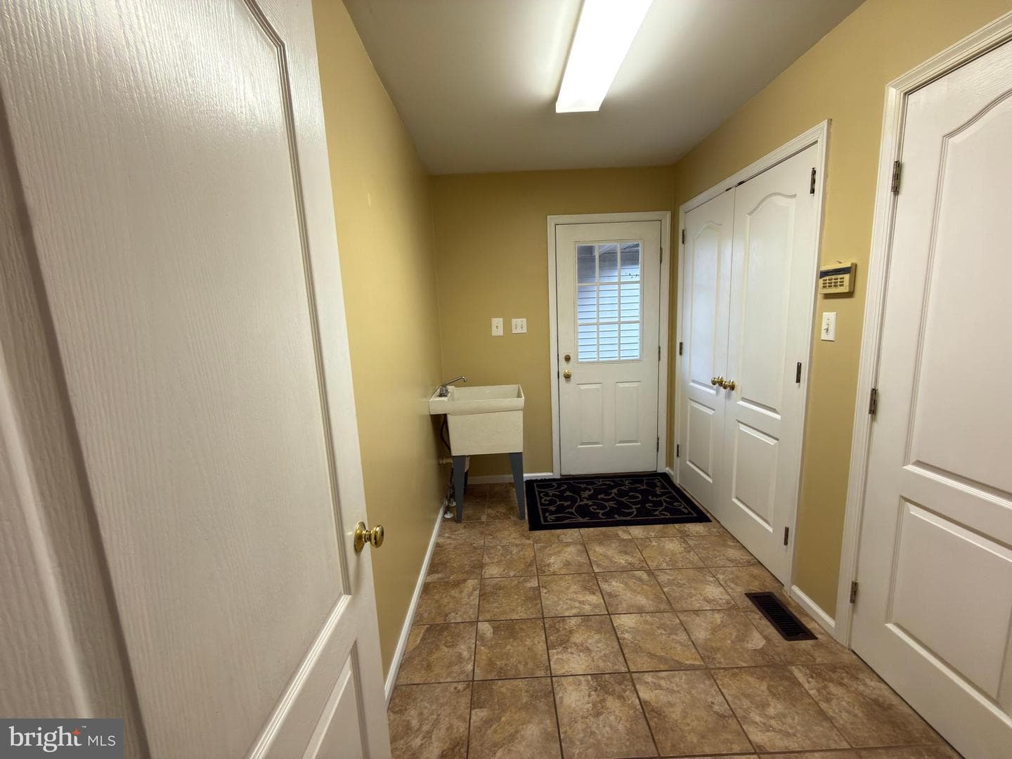 839 Frank Road photo 24