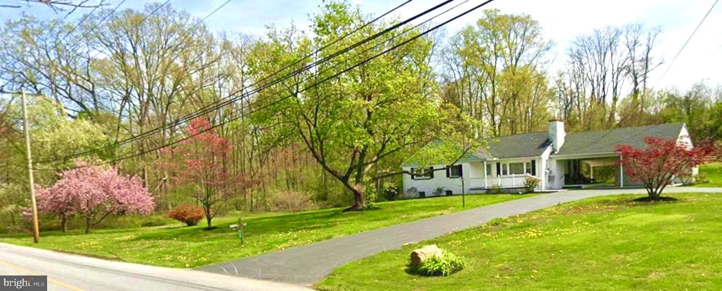 320 S Bonsall Road photo 2
