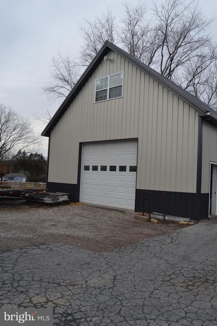 686 State Road photo 2