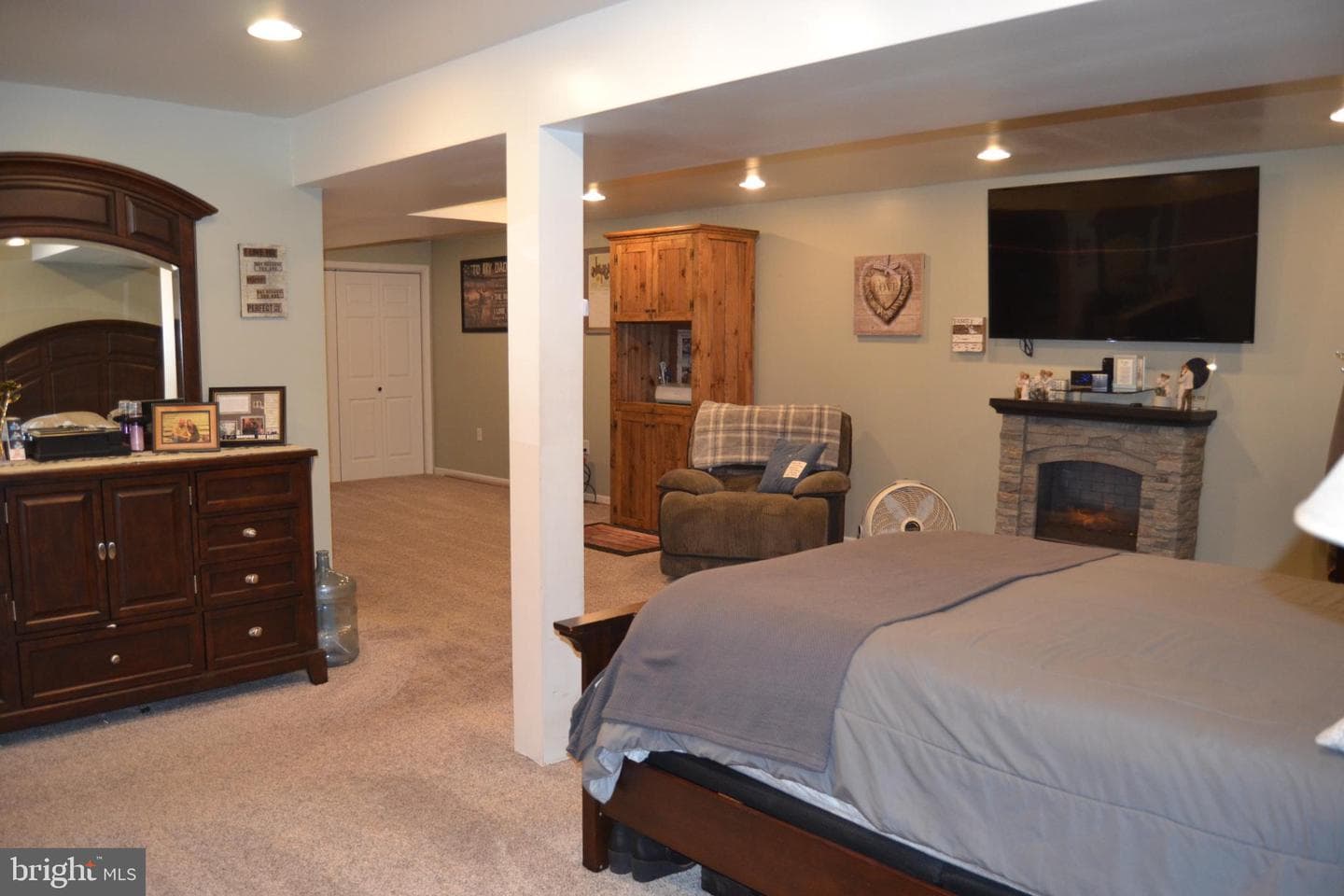 686 State Road photo 23