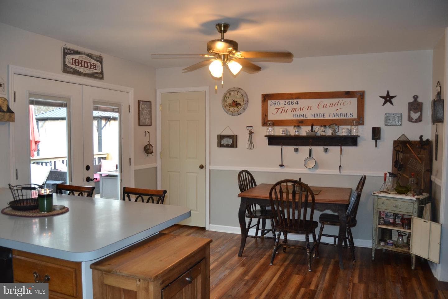 686 State Road photo 5