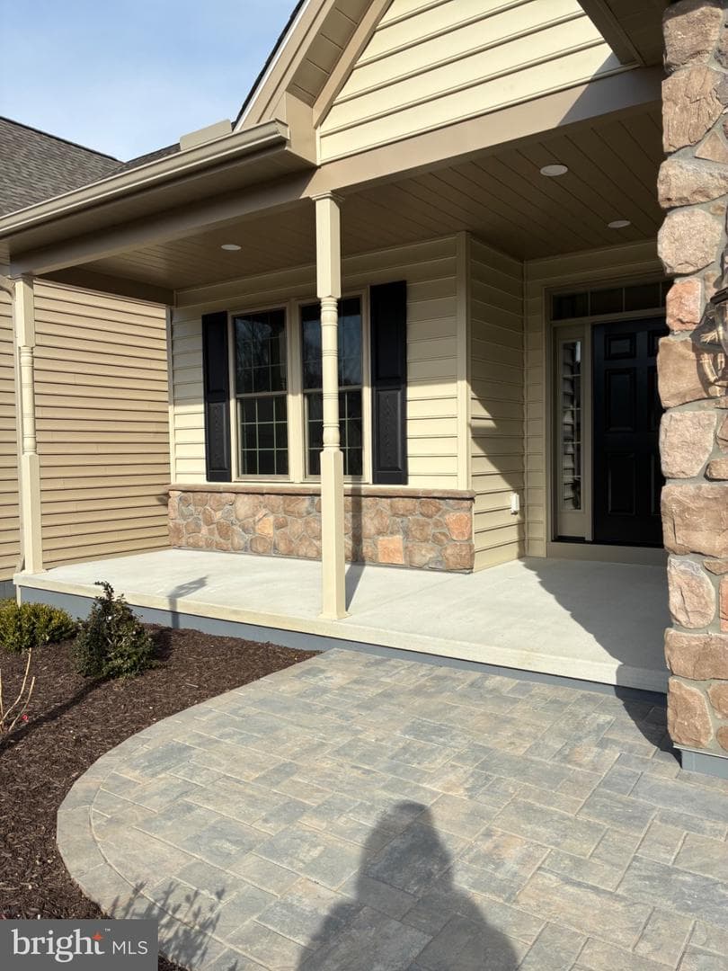 602 Greenbriar Path photo 2