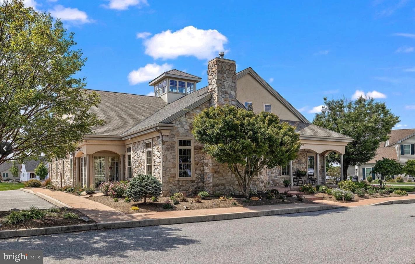 602 Greenbriar Path photo 29