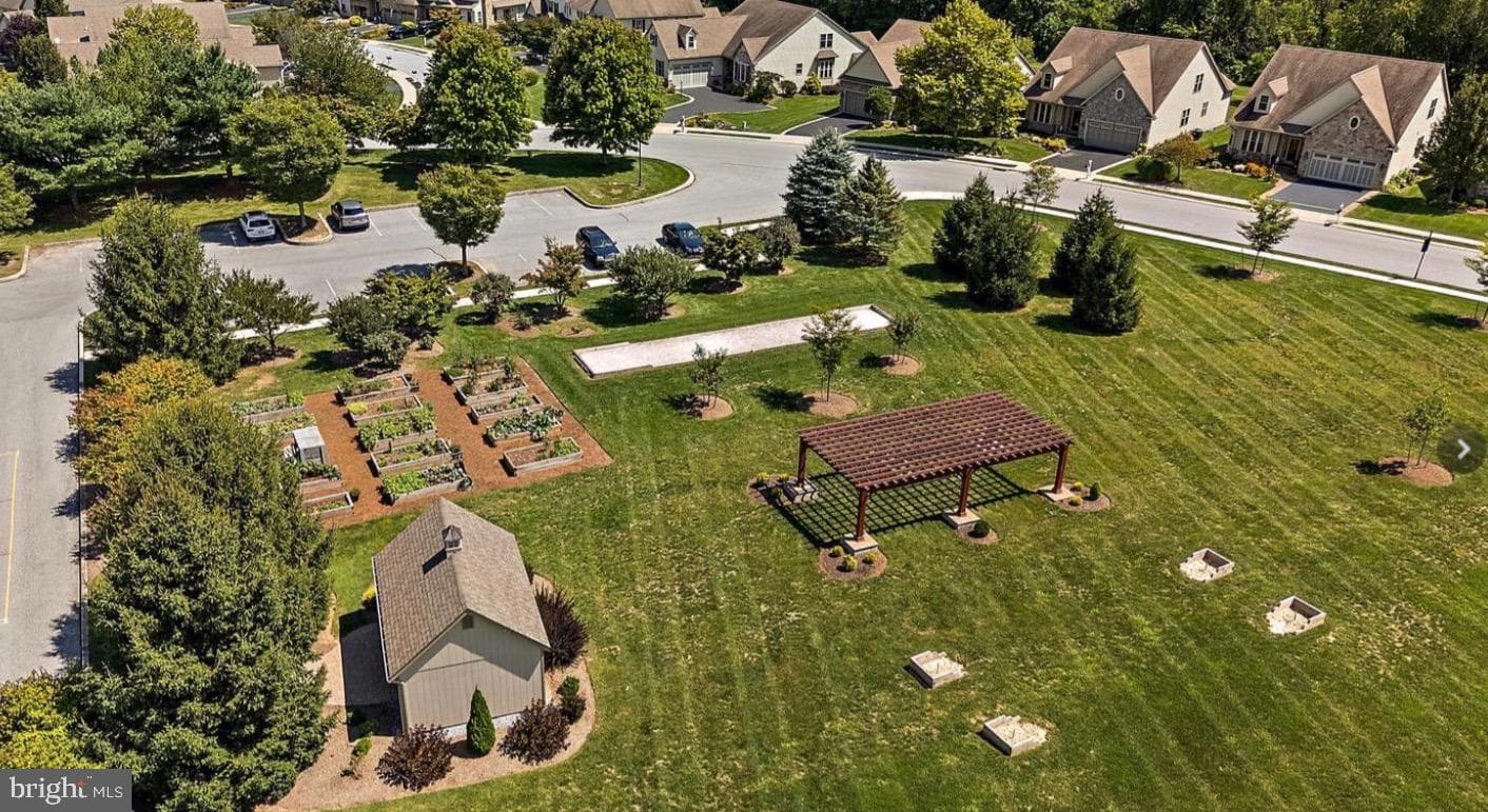 602 Greenbriar Path photo 39