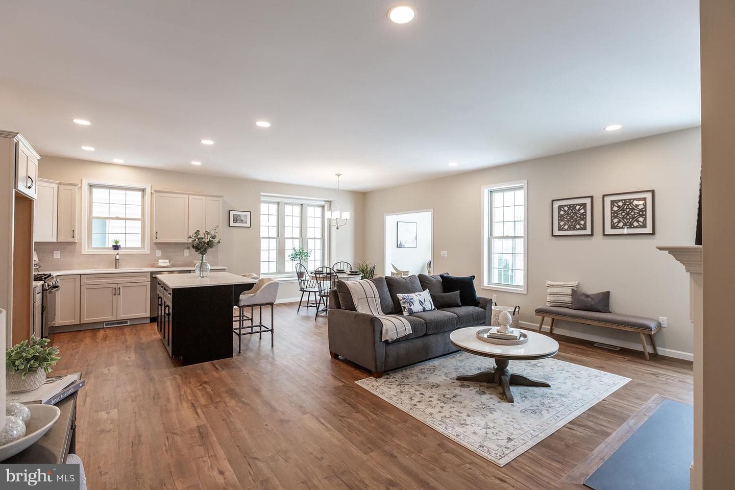 602 Greenbriar Path photo 4