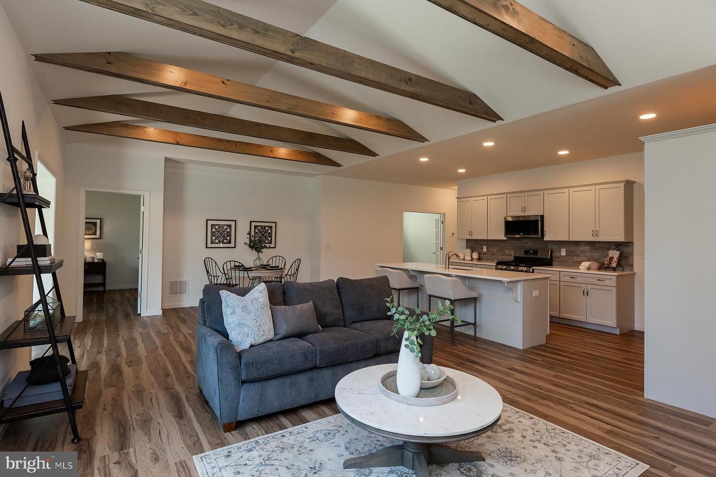 605 Greenbriar Path photo 4