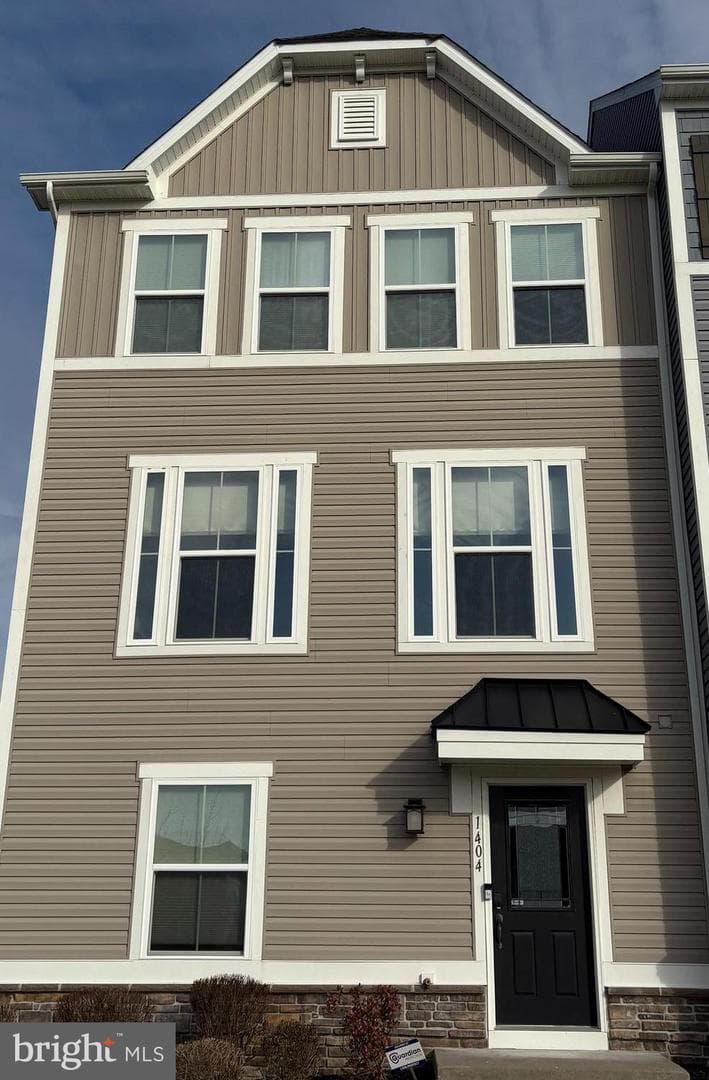 1404 Poets Alley