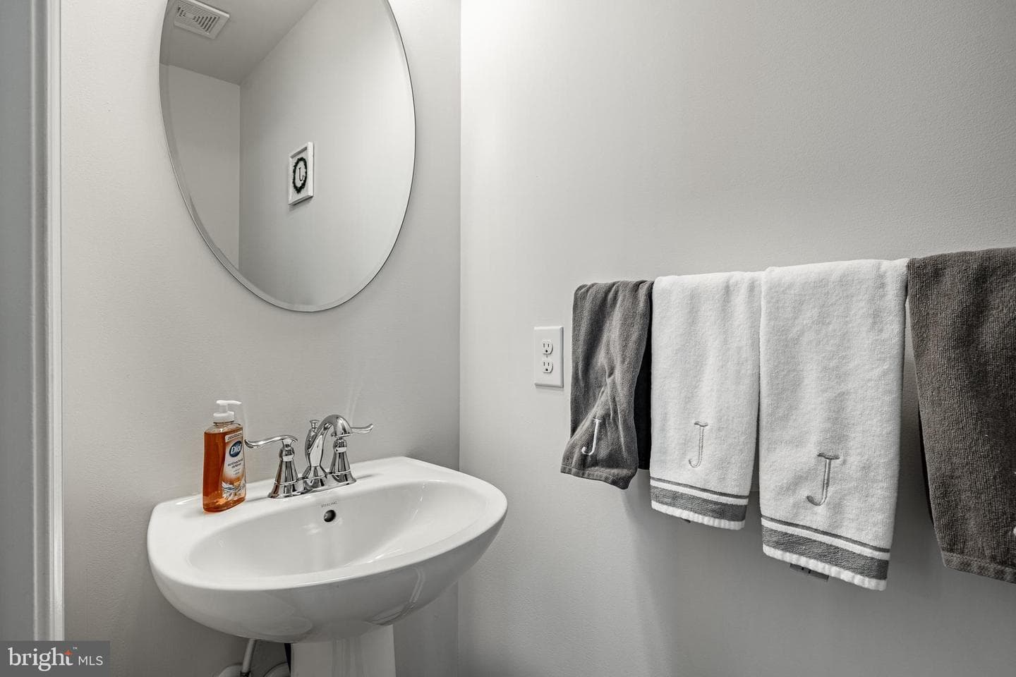 1404 Poets Alley photo 30