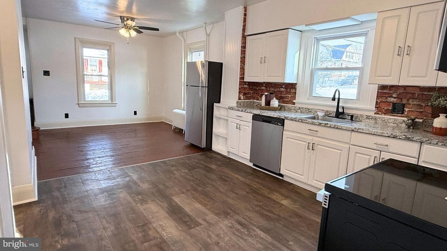11 Newport Avenue photo 10