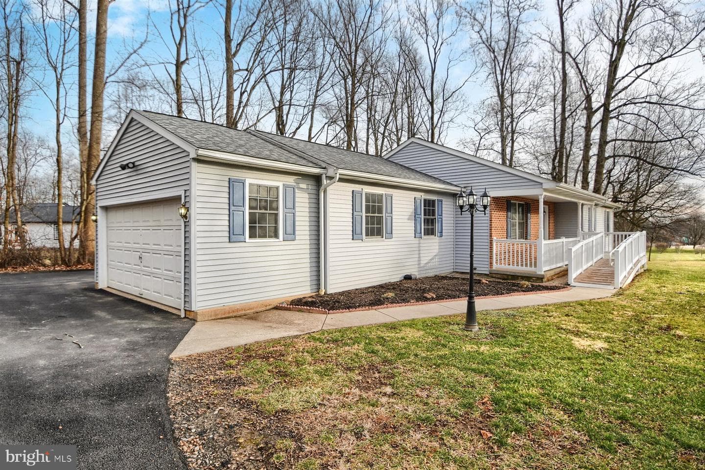 401 Dalton Road photo 1