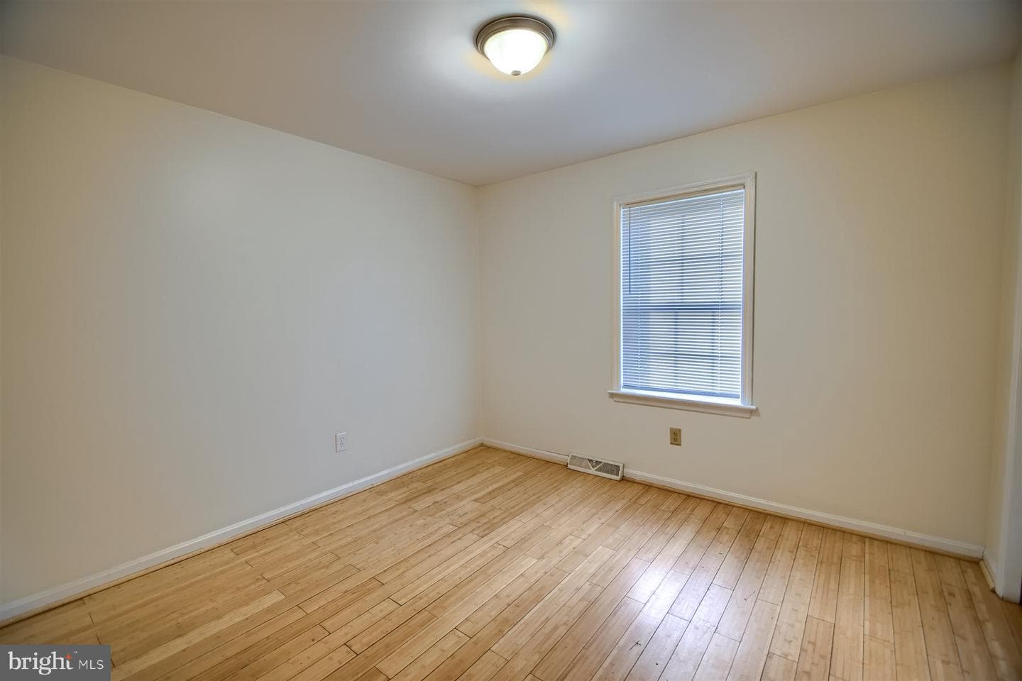 401 Dalton Road photo 22