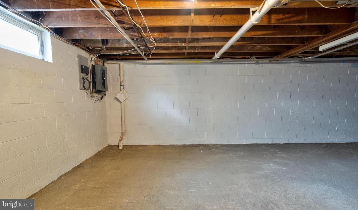 2428 E Kings Highway photo 28