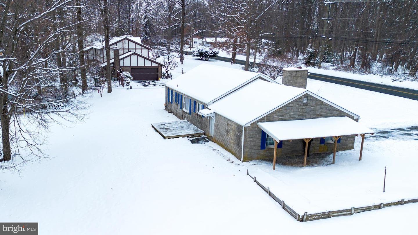 2428 E Kings Highway photo 3