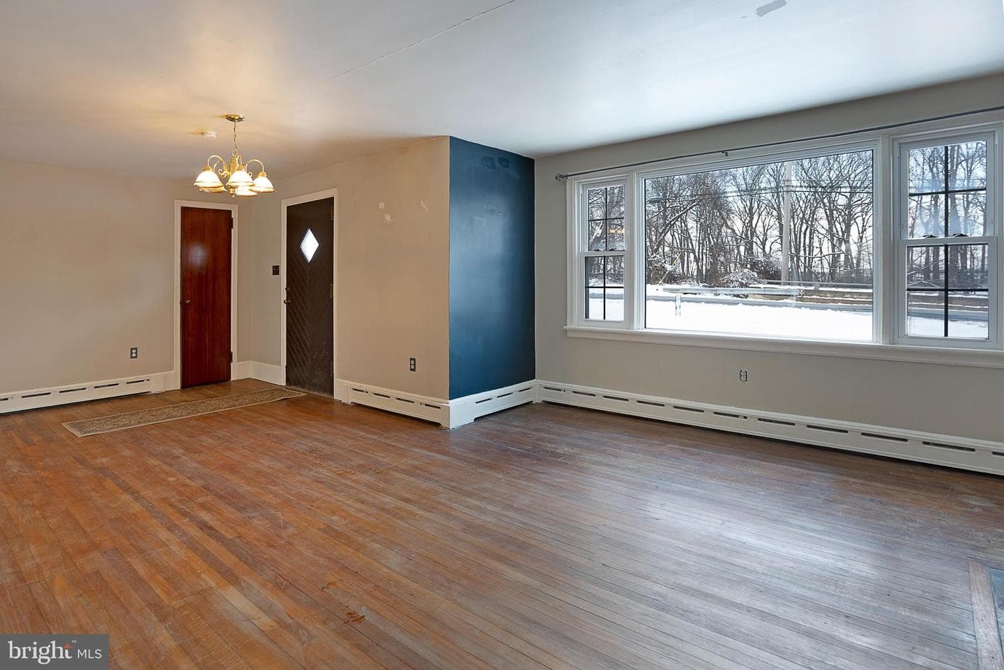 2428 E Kings Highway photo 9
