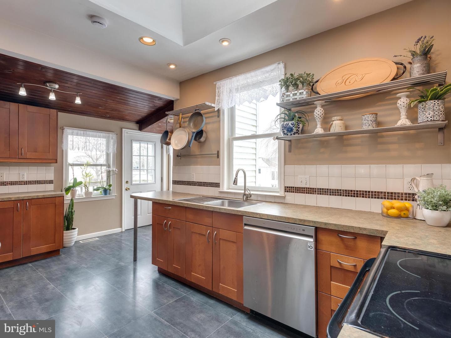 227 Highland Avenue photo 19