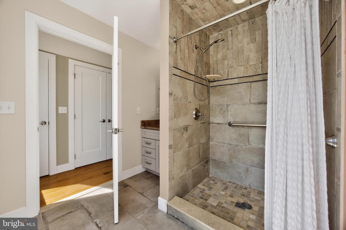 312 N Washington Street photo 26