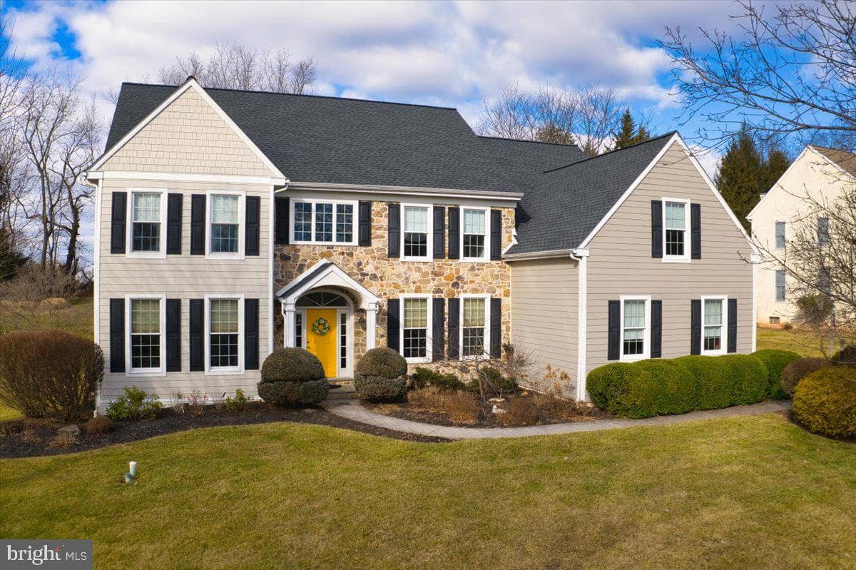 105 Brimful Drive photo 2