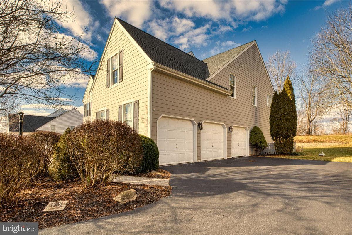 105 Brimful Drive photo 49