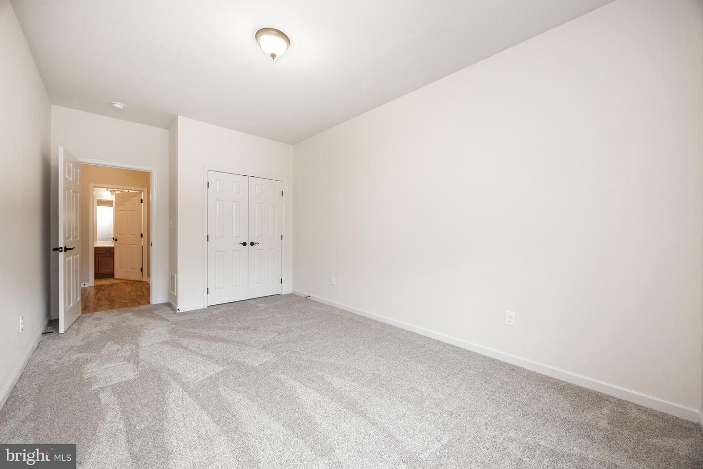 136 Honeycroft Boulevard photo 24