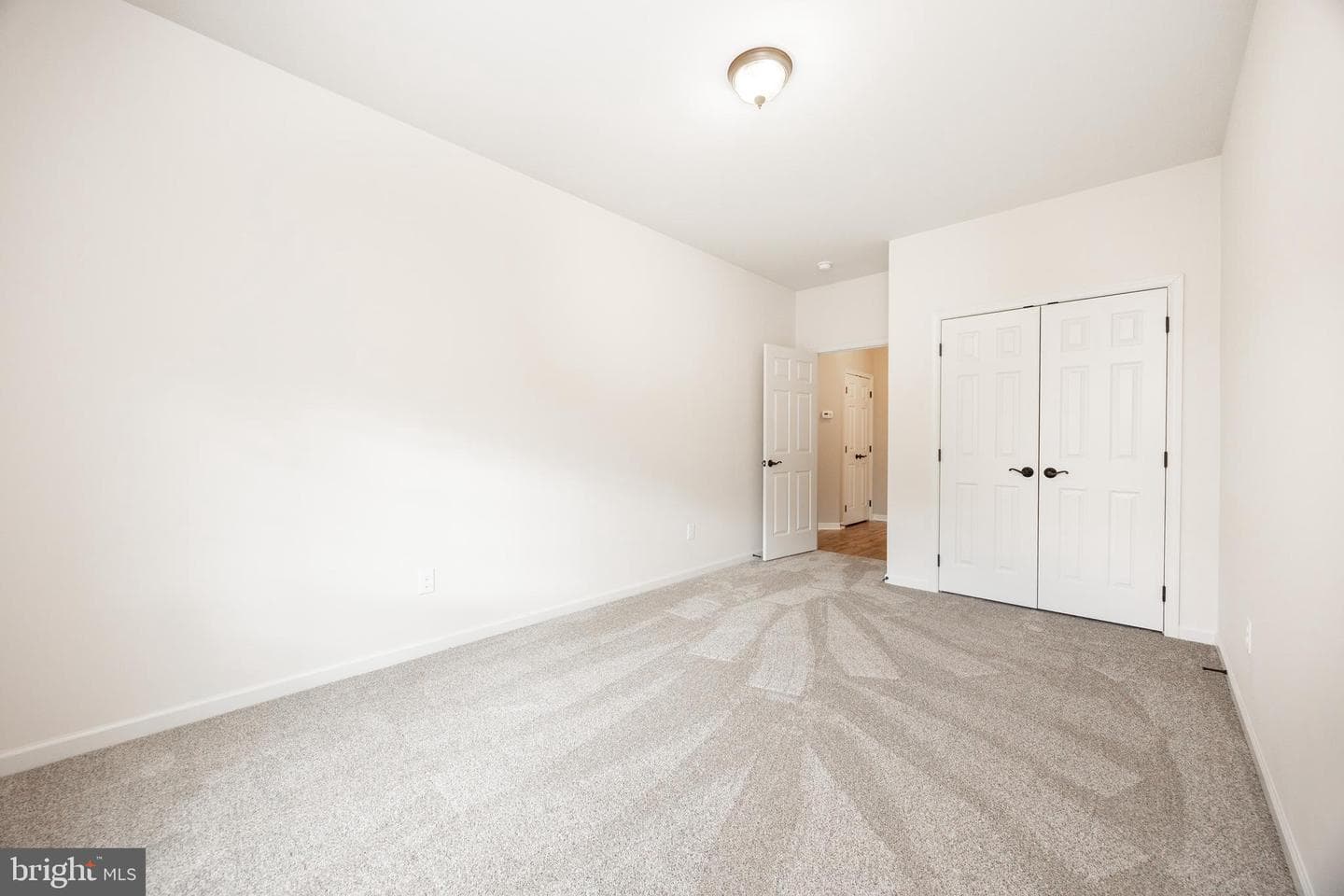 136 Honeycroft Boulevard photo 25