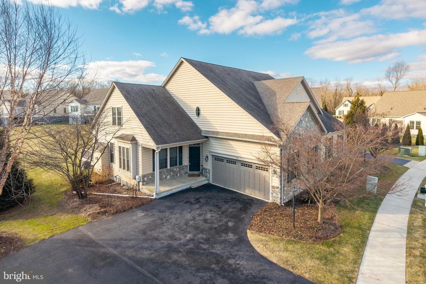 136 Honeycroft Boulevard photo 3