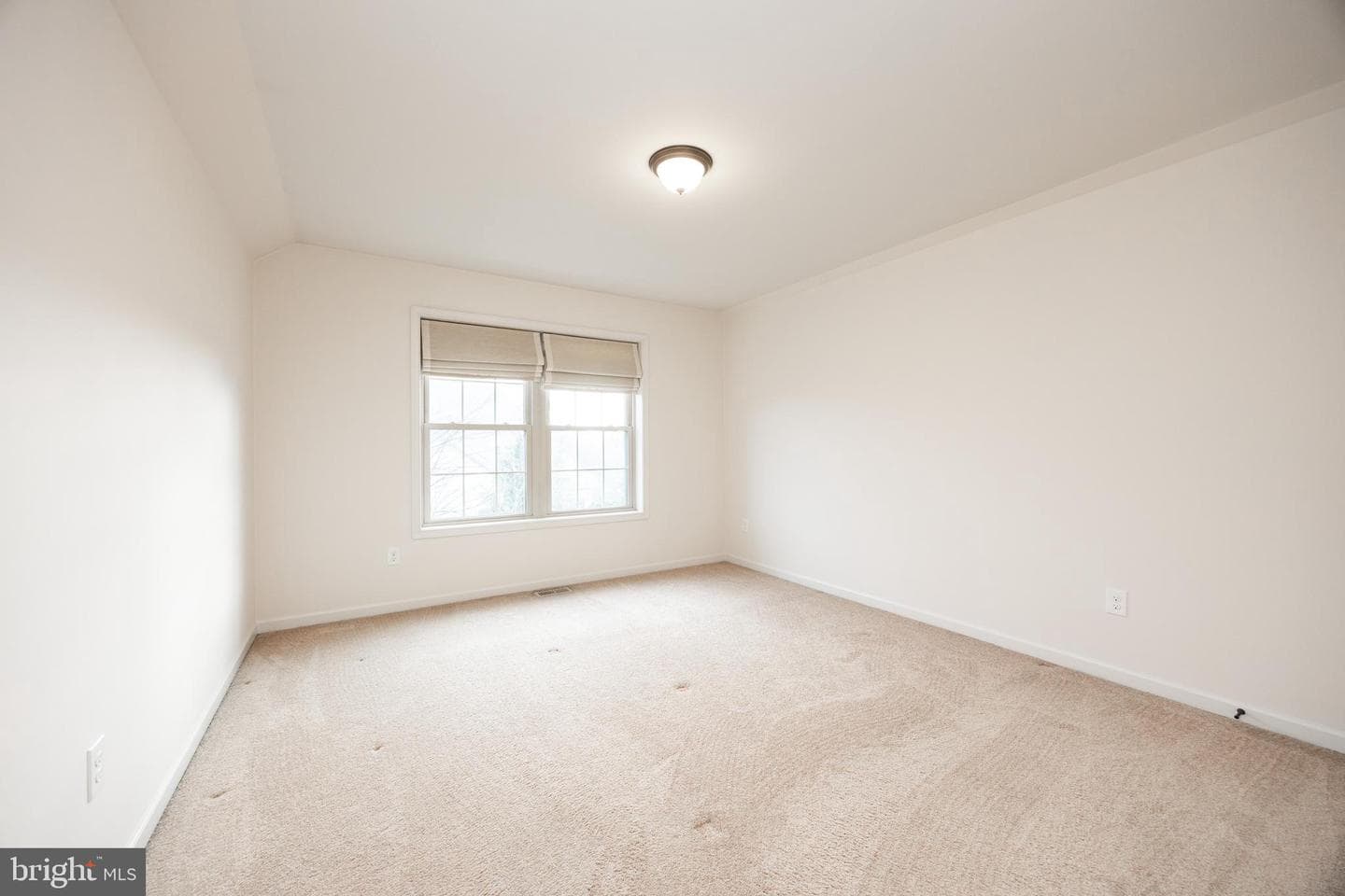 136 Honeycroft Boulevard photo 33