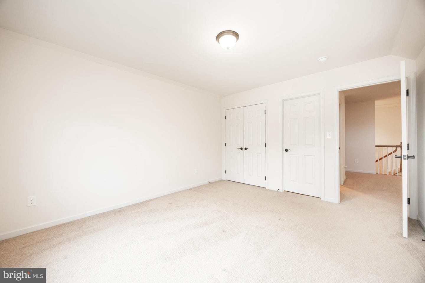 136 Honeycroft Boulevard photo 34