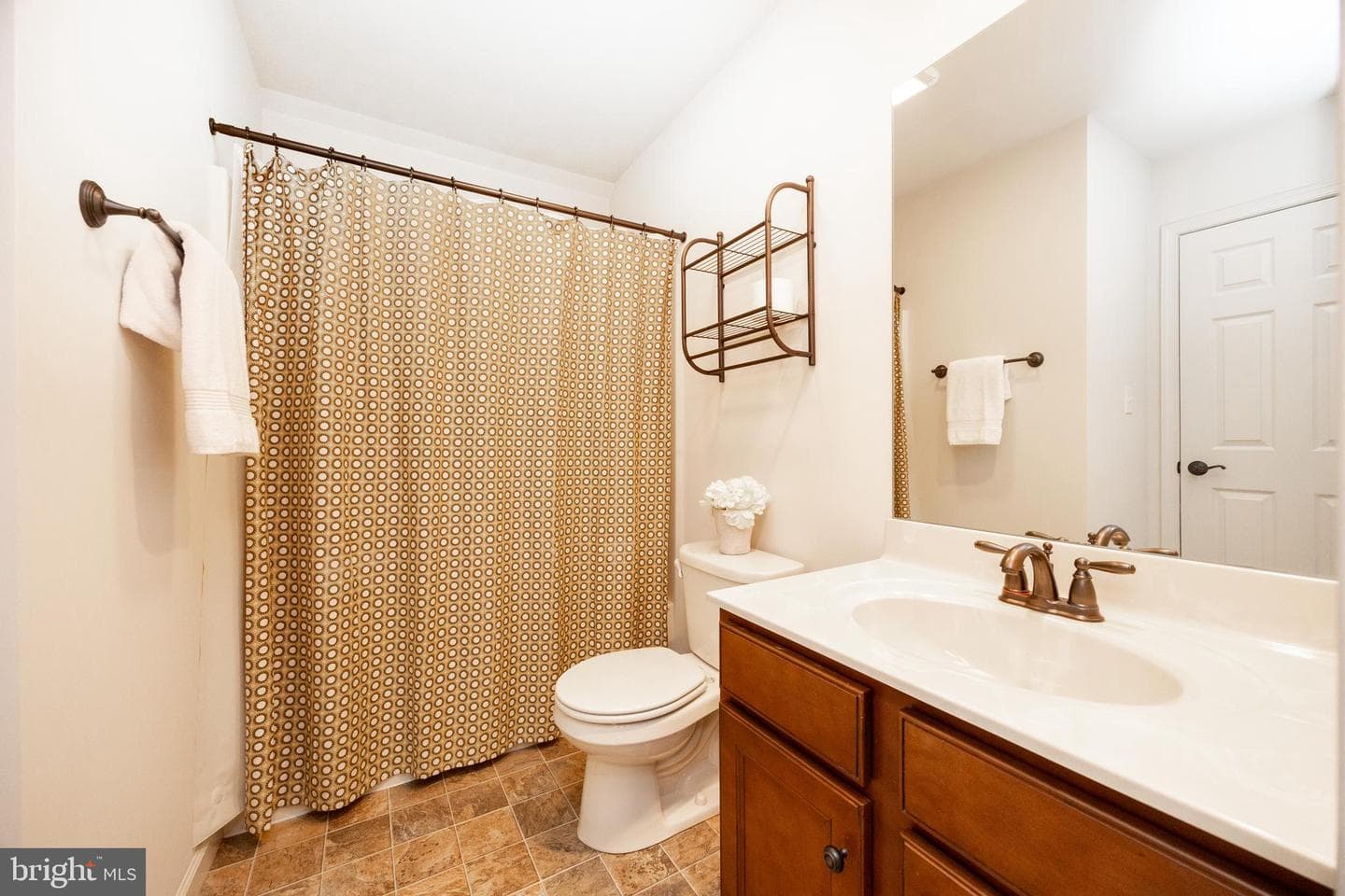 136 Honeycroft Boulevard photo 35