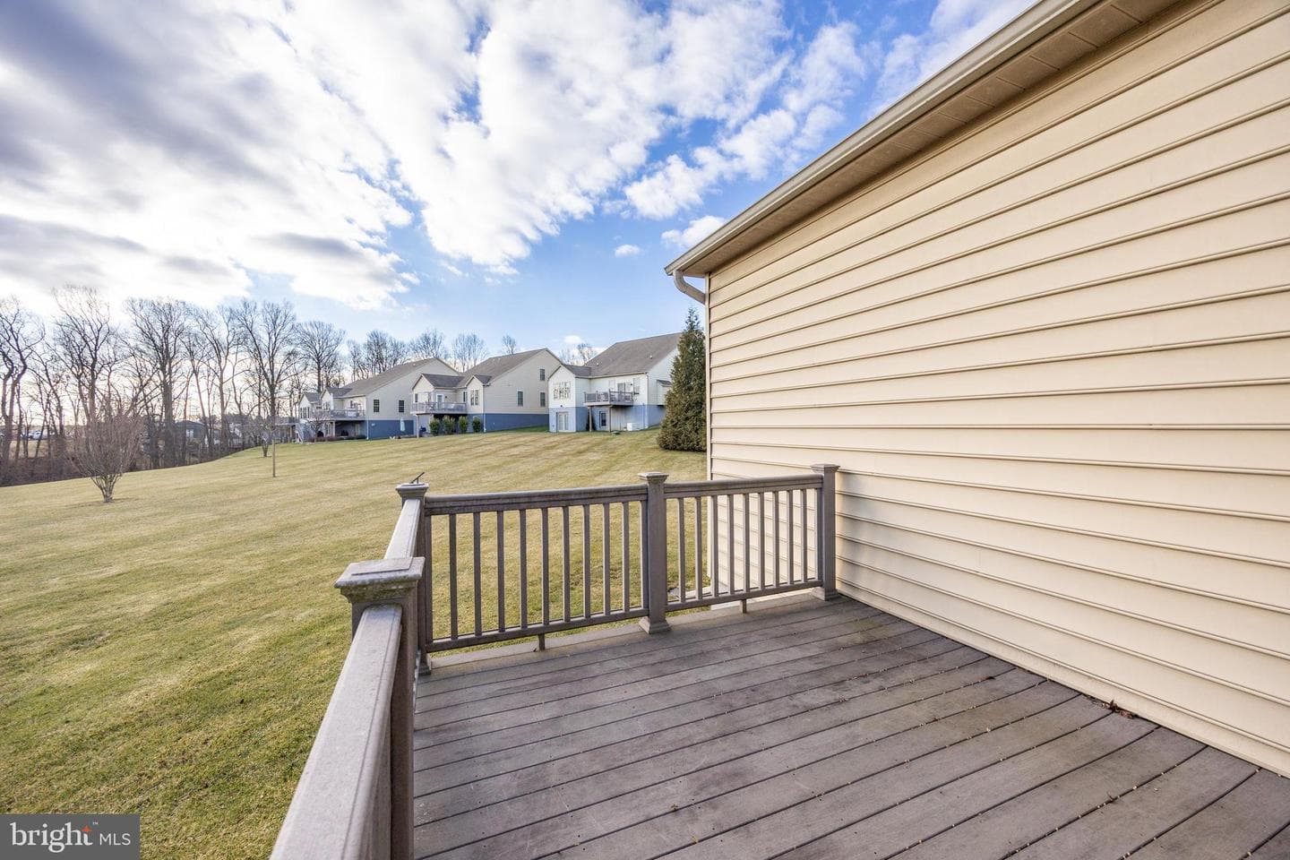136 Honeycroft Boulevard photo 40