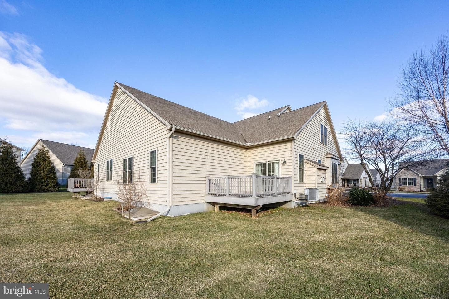 136 Honeycroft Boulevard photo 44