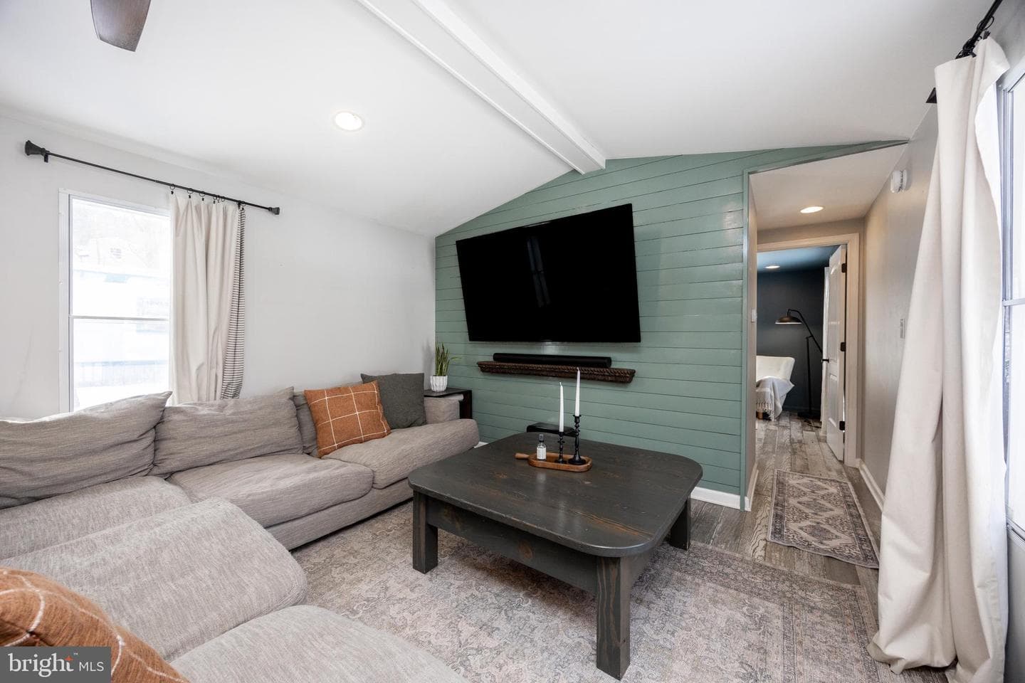 1524 Jonathan Road photo 4