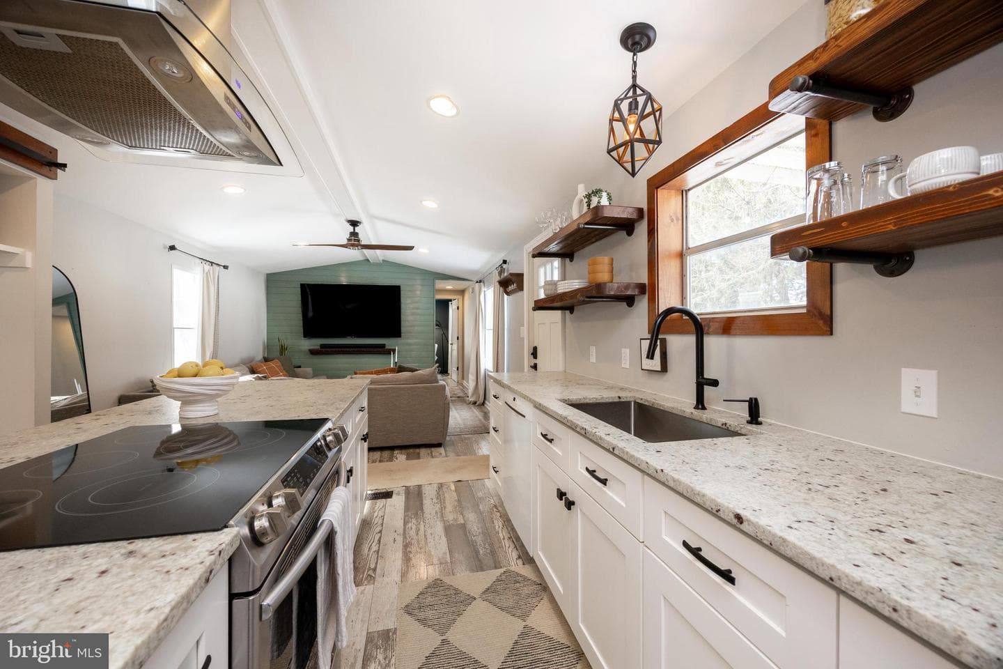 1524 Jonathan Road photo 6