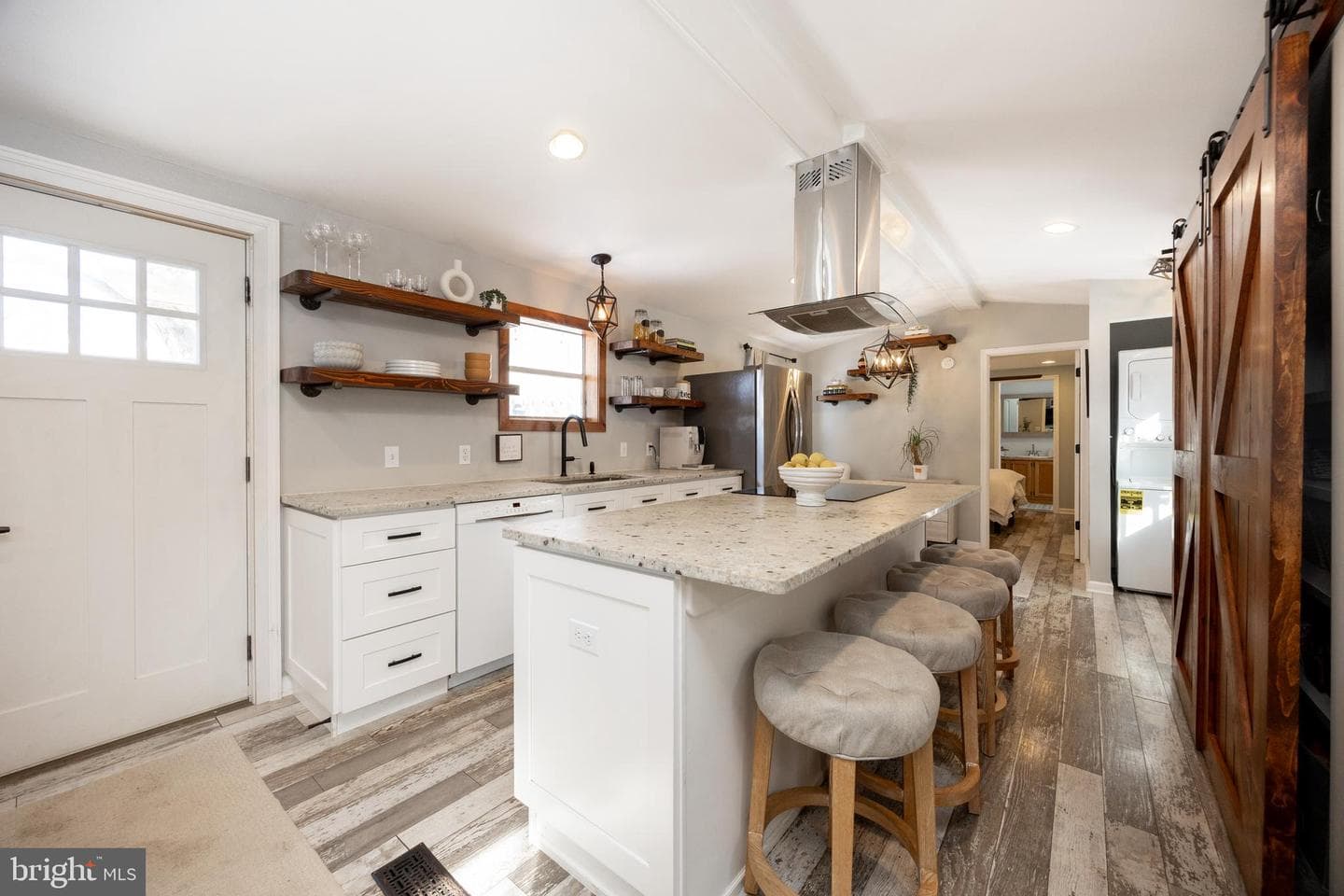 1524 Jonathan Road photo 7