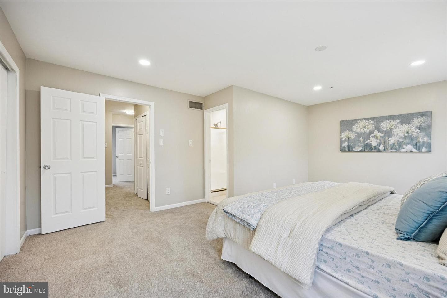 1203 Durham Court photo 17