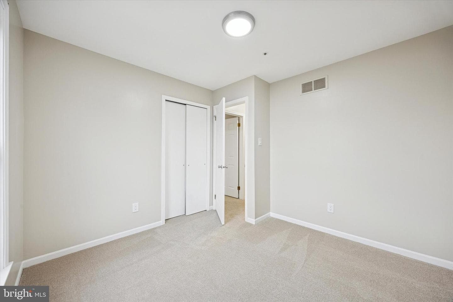 1203 Durham Court photo 27