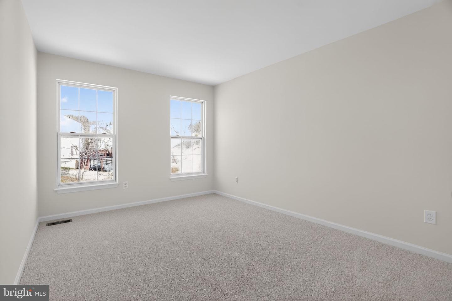 886 S York Drive photo 31