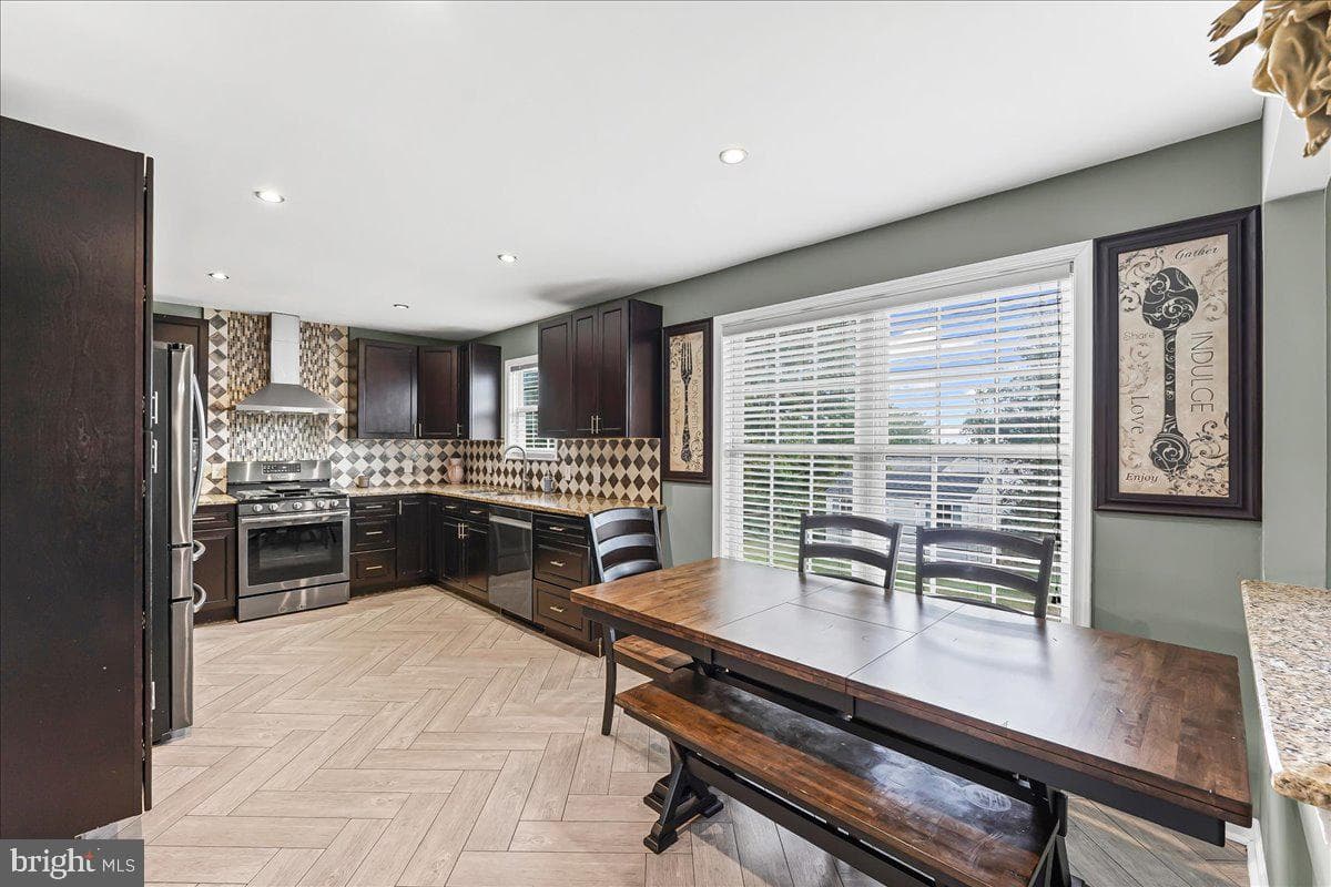 113 Midland Drive photo 8