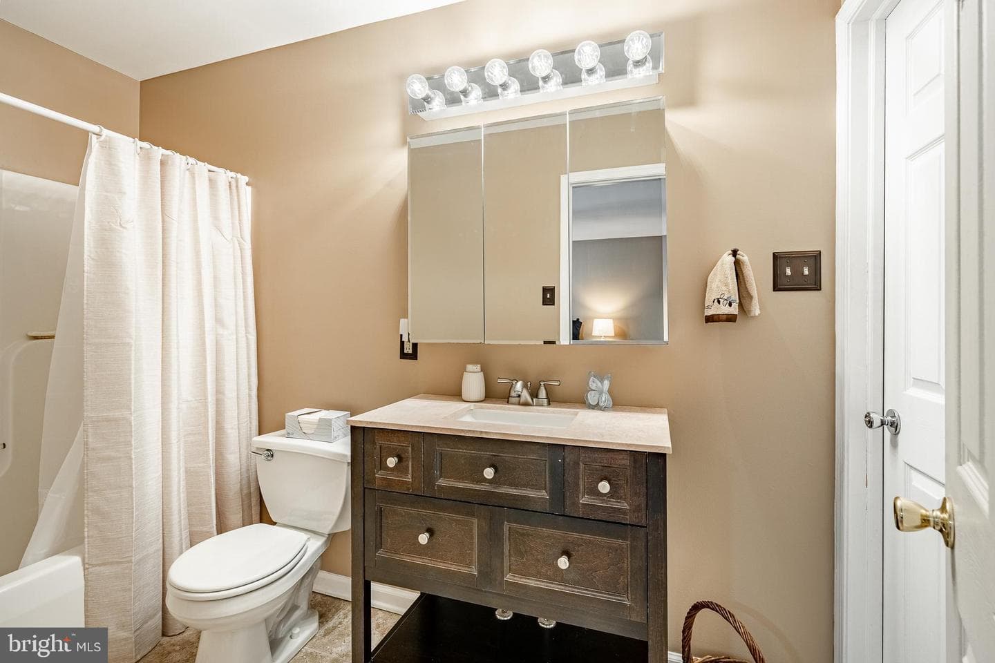 300 Revere Court photo 17